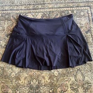 Lululemon pleated tennis skirt size 8